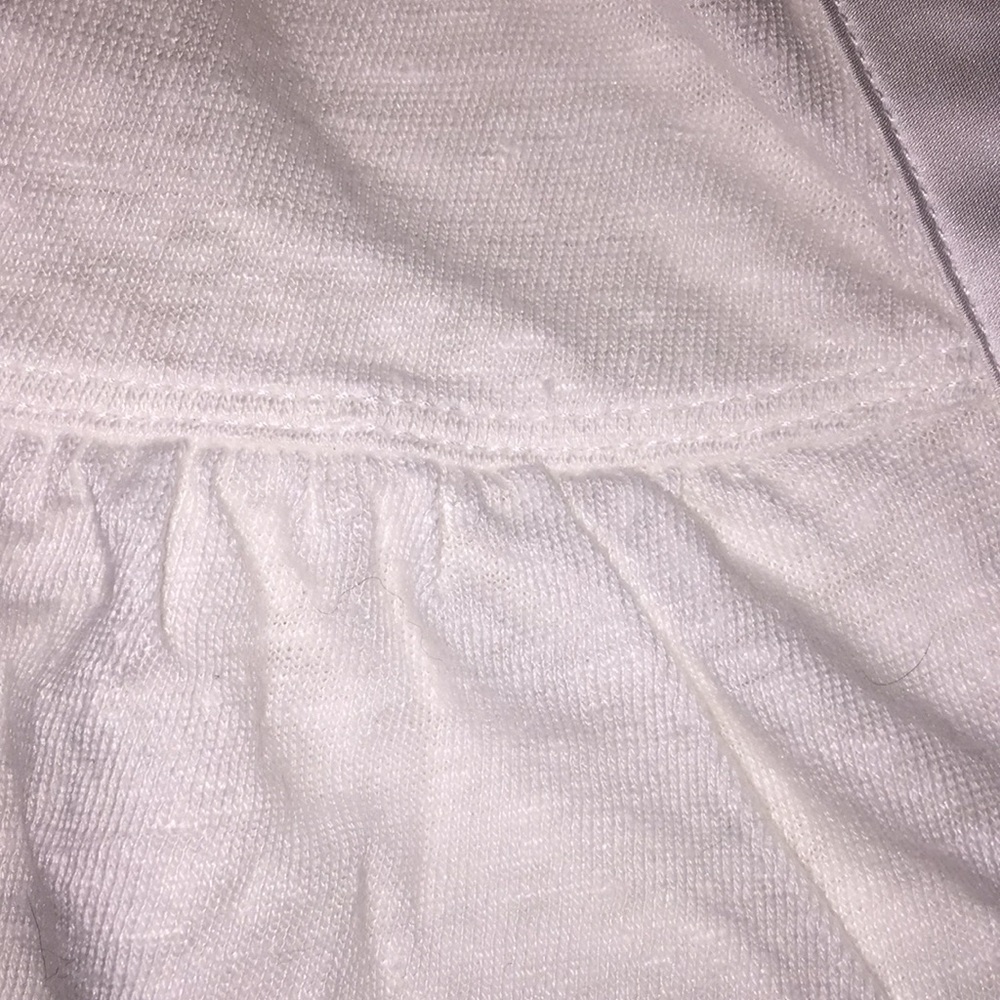 2 Gap Tops - Picture 8 of 9